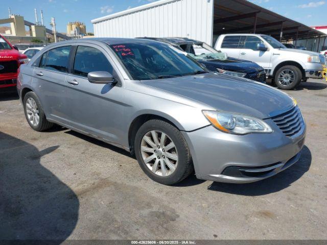  Salvage Chrysler 200