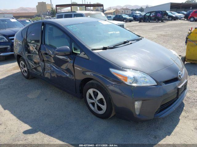  Salvage Toyota Prius