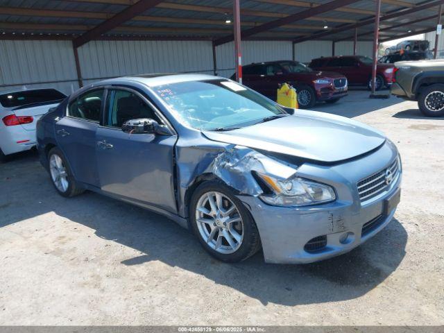 Salvage Nissan Maxima