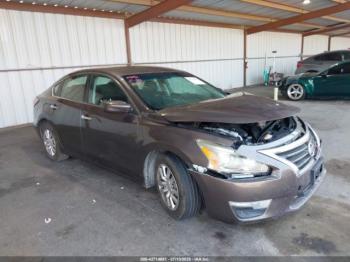  Salvage Nissan Altima