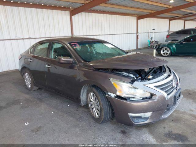  Salvage Nissan Altima