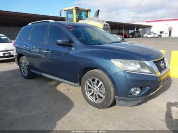  Salvage Nissan Pathfinder