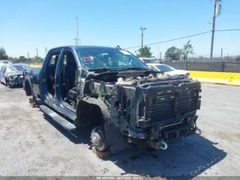 Salvage General Motors Sierra 2500HD