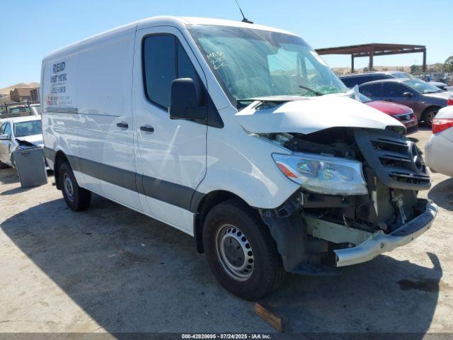  Salvage Mercedes-Benz Sprinter 2500