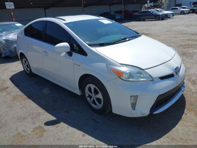  Salvage Toyota Prius
