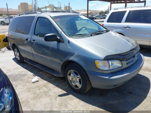 Salvage Toyota Sienna