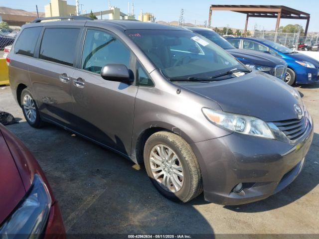  Salvage Toyota Sienna