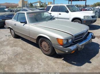  Salvage Mercedes-Benz 560