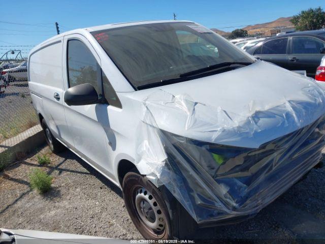  Salvage Mercedes-Benz Metris
