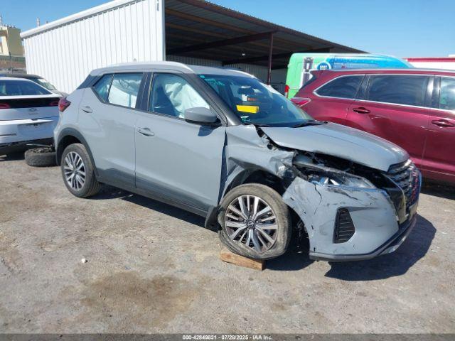  Salvage Nissan Kicks
