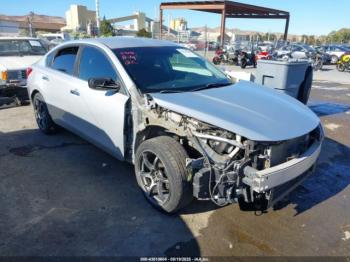  Salvage Nissan Altima