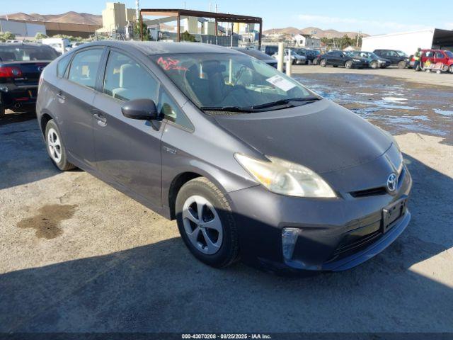  Salvage Toyota Prius