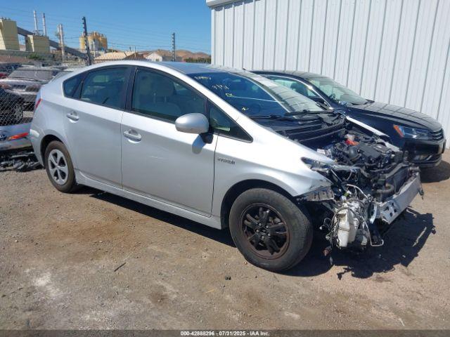  Salvage Toyota Prius