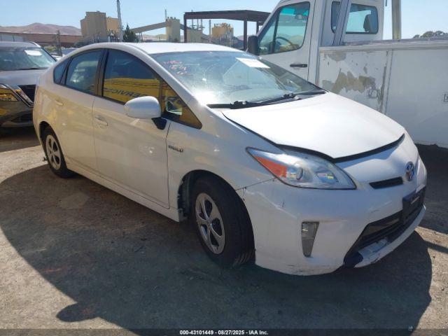  Salvage Toyota Prius