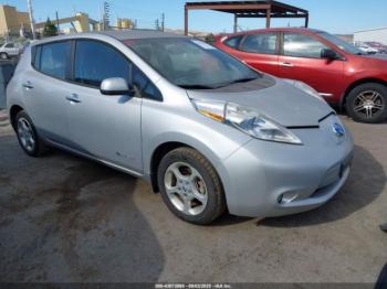  Salvage Nissan LEAF