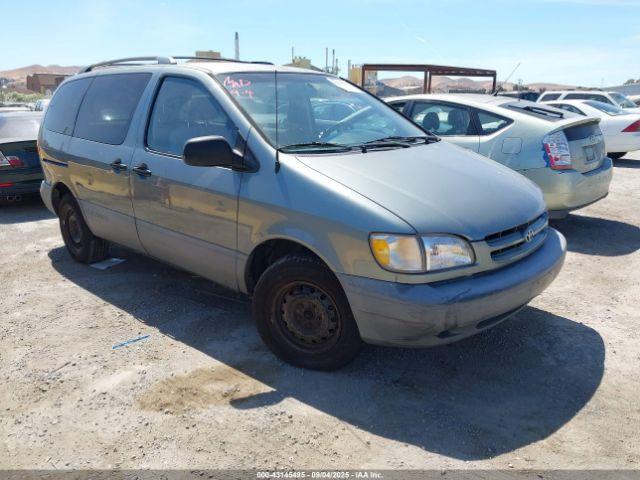  Salvage Toyota Sienna