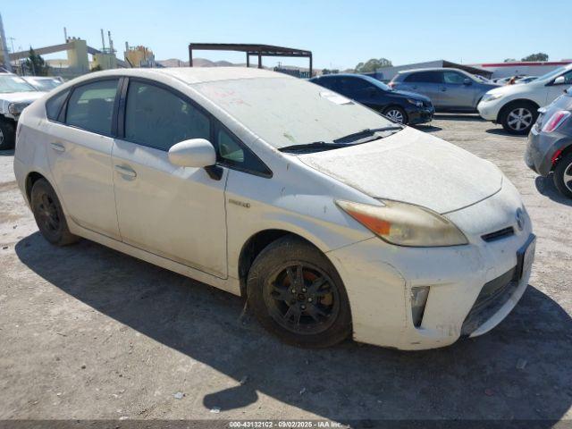  Salvage Toyota Prius