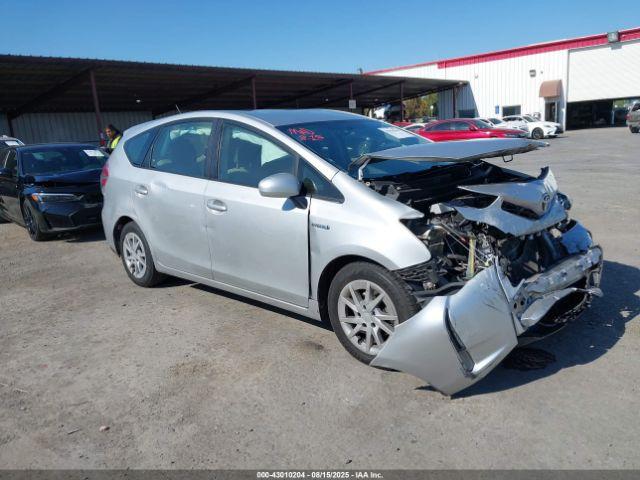 Salvage Toyota Prius v