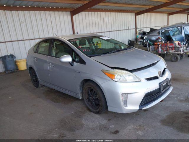  Salvage Toyota Prius