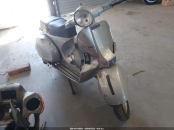  Salvage Vespa P200e
