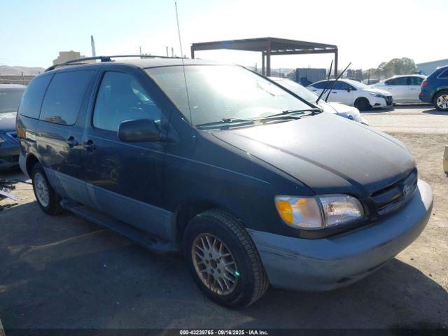  Salvage Toyota Sienna