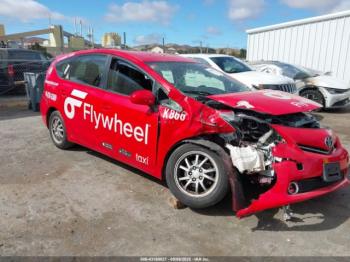  Salvage Toyota Prius v