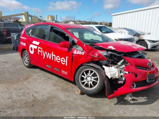  Salvage Toyota Prius v