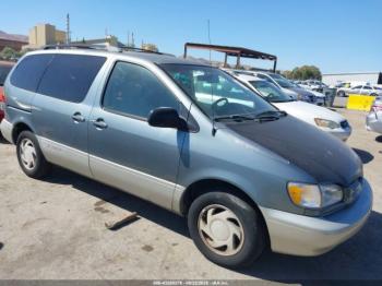  Salvage Toyota Sienna