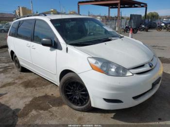  Salvage Toyota Sienna