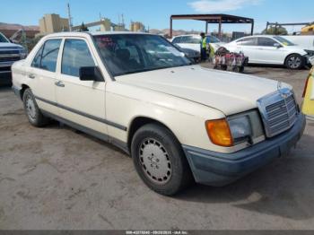  Salvage Mercedes-Benz 300