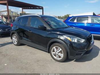  Salvage Nissan Kicks