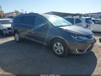  Salvage Chrysler Pacifica