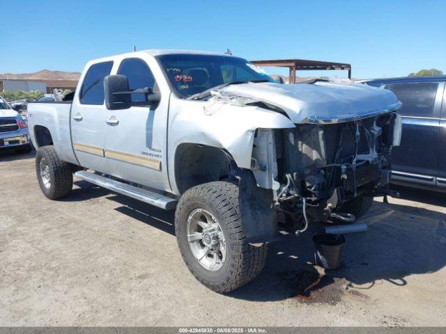  Salvage Chevrolet Silverado 2500