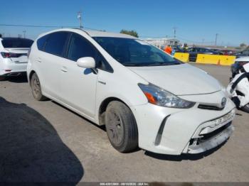  Salvage Toyota Prius v