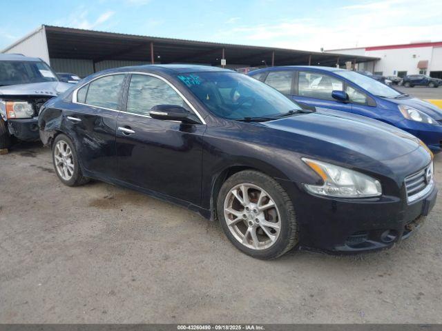  Salvage Nissan Maxima