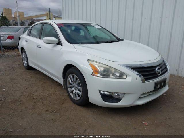  Salvage Nissan Altima