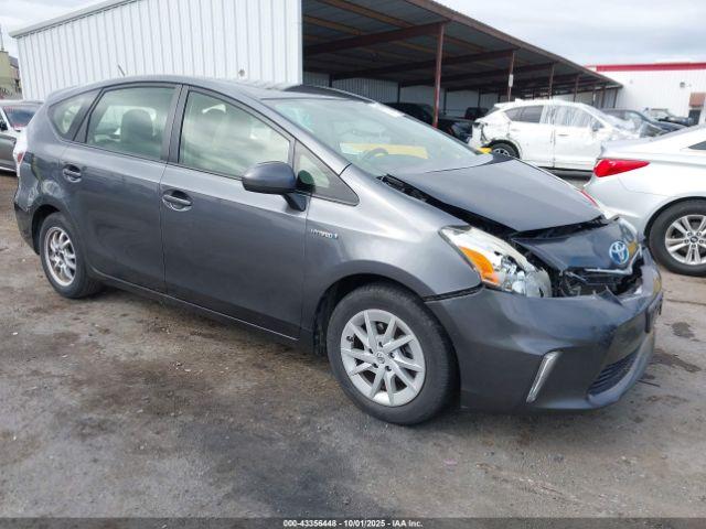  Salvage Toyota Prius v