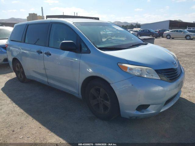  Salvage Toyota Sienna