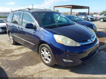  Salvage Toyota Sienna