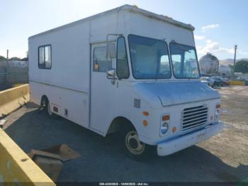  Salvage Chevrolet P30
