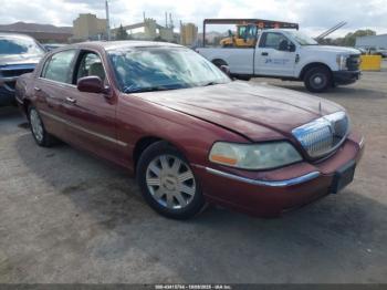  Salvage Lincoln Towncar