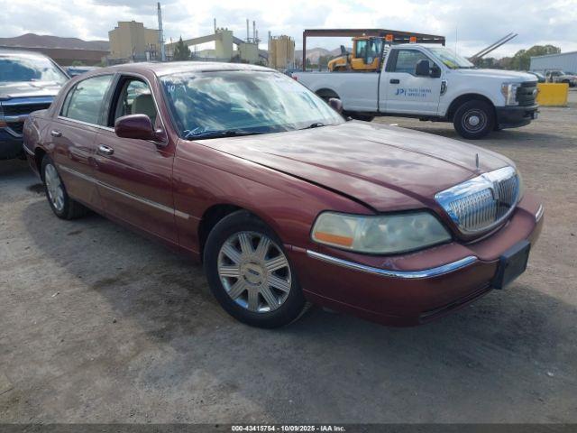  Salvage Lincoln Towncar