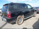 GMC Yukon Denali Image 4