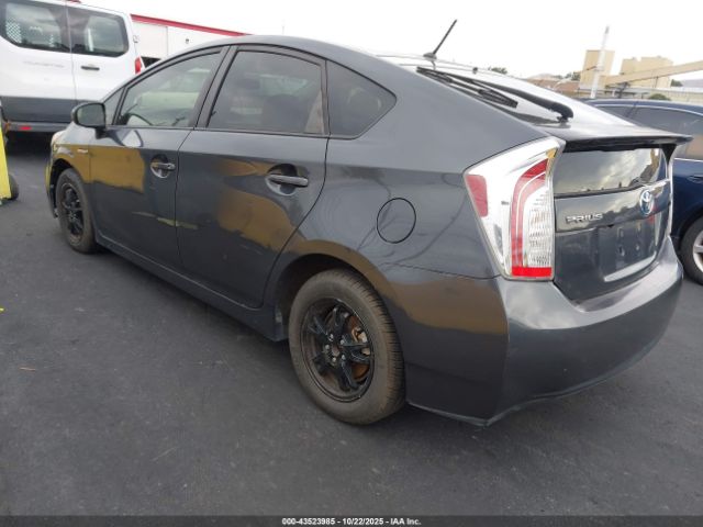 Toyota Prius Two Image 4