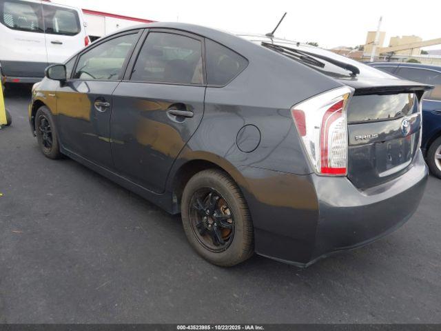 Toyota Prius Two Image 4