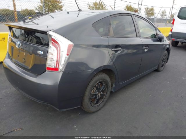 Toyota Prius Two Image 15