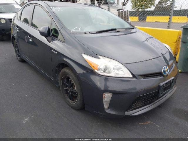 Toyota Prius Two Image 16