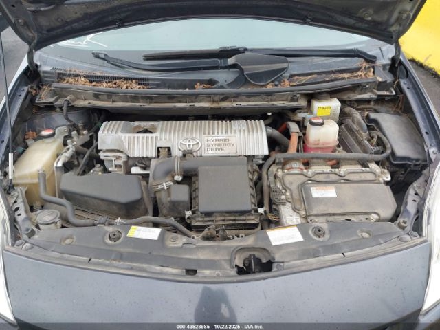 Toyota Prius Two Image 7