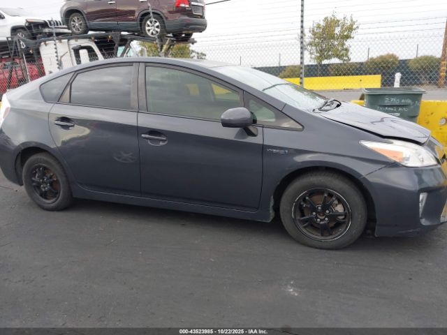 Toyota Prius Two Image 6