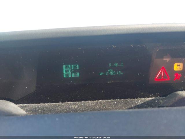 Toyota Prius Image 11